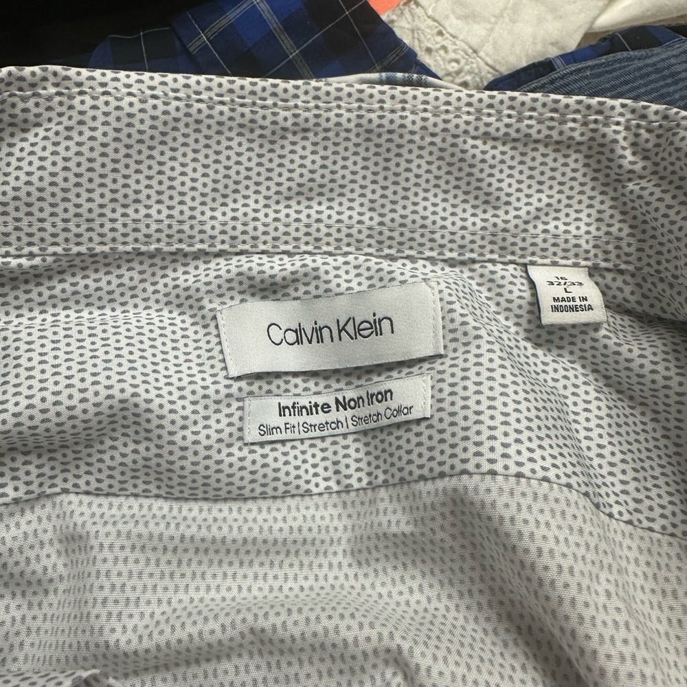 Calvin Klein Printed Button Up - Picture 3 of 3